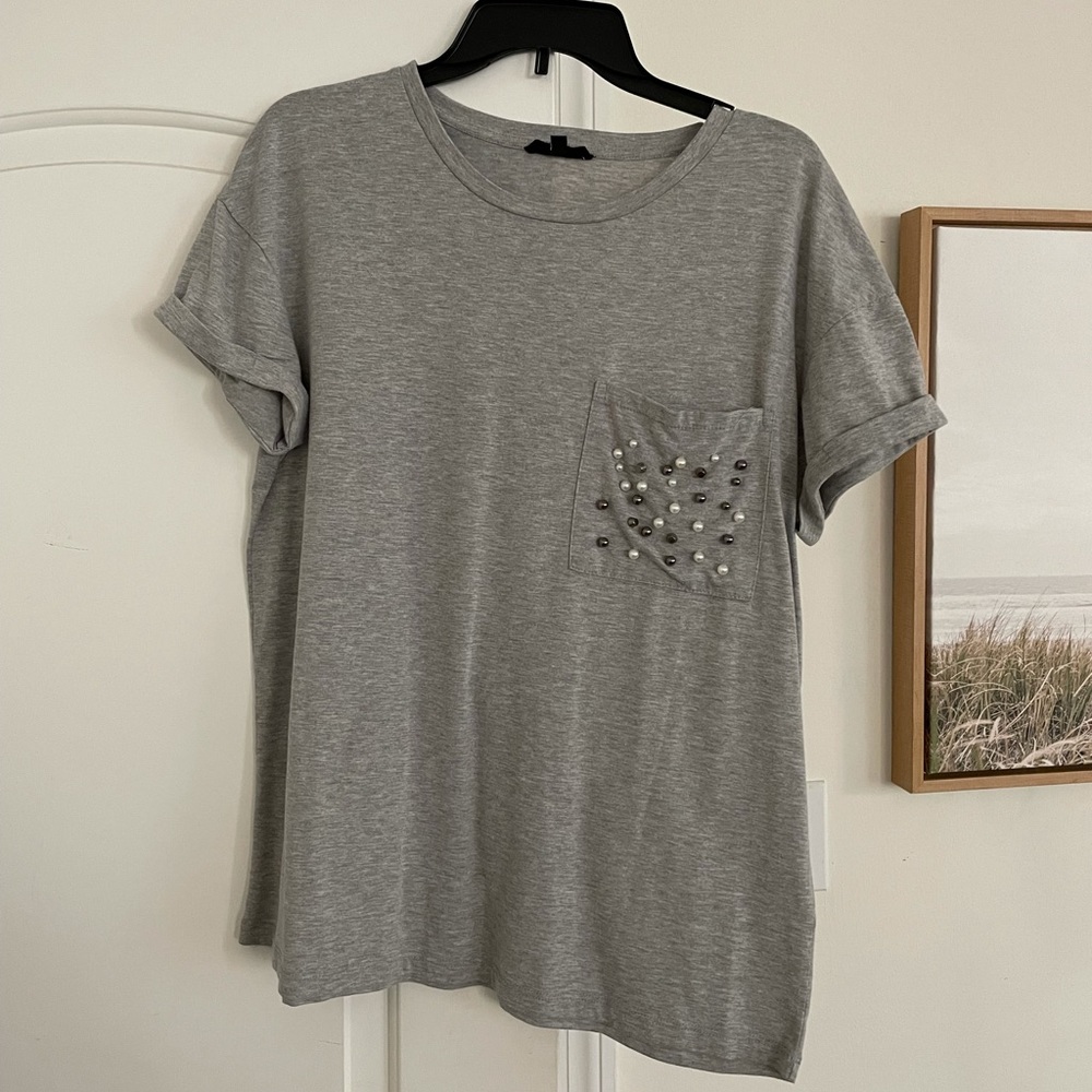 GRAY T-SHIRT